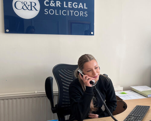Ella legal